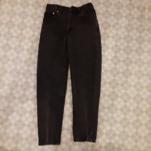 Woman's Levi's, Black